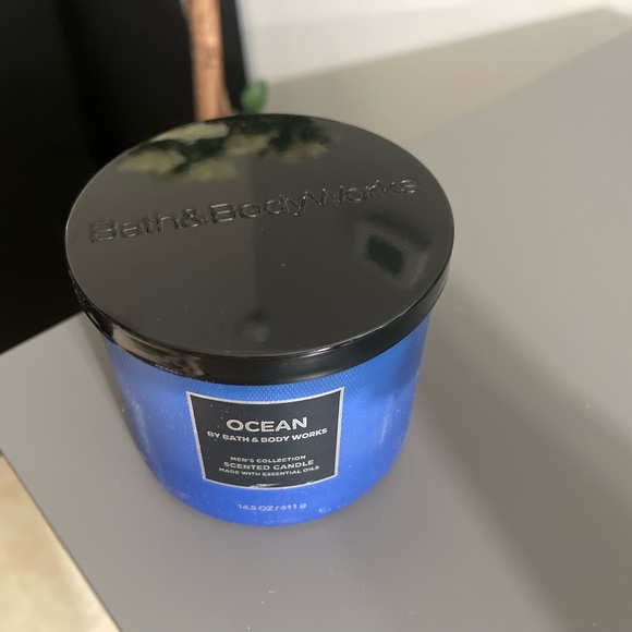 BBW Ocean Men’s Collection 3 wick Candle - Picture 2 of 3